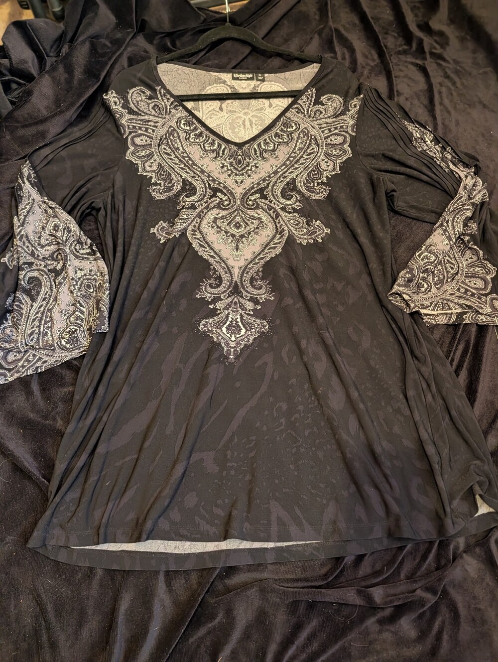 Effortless Style Black Tunic with Silver Paisley V-Neck